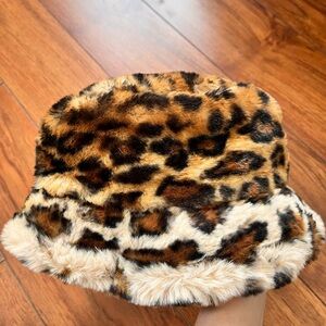NWT The Animal Observatory Super Soft Leopard  Faux Fur Bucket Hat Kids Large.